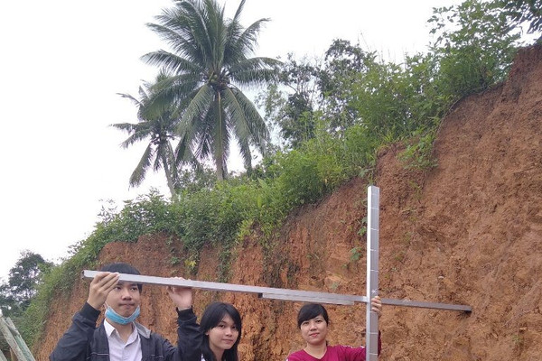 Đà Nẵng: Hai học sinh lớp 11 sáng kiến đề phòng sạt lở đất 