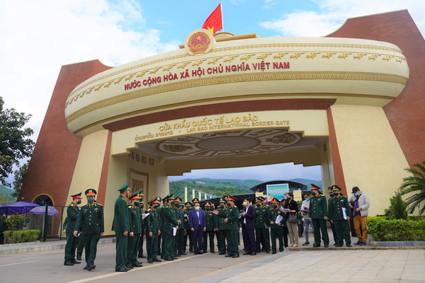 Kiểm tra công tác chuẩn bị phục vụ giao lưu hữu nghị quốc phòng biên giới Việt Nam - Lào