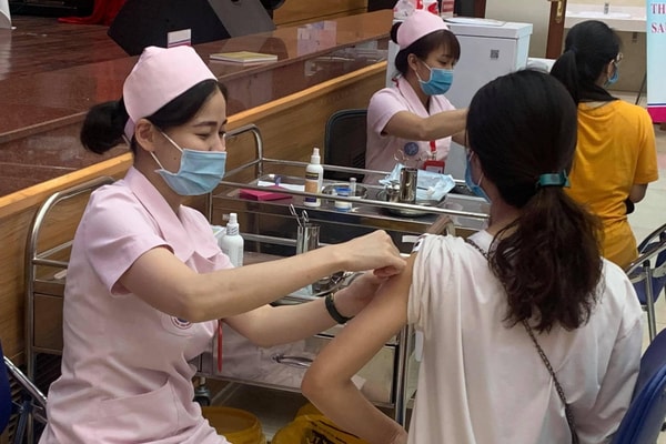 Thêm 13.840 ca nhiễm COVID-19, 1.249 bệnh nhân được công bố khỏi bệnh