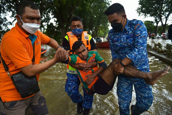 Hơn 71.000 người phải sơ tán do lũ lụt ở Malaysia