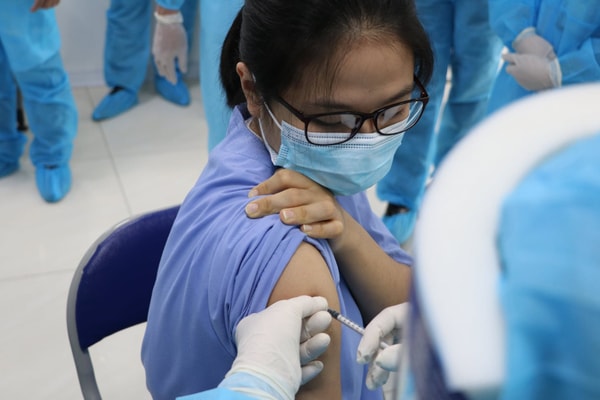 Thêm 14.835 ca nhiễm COVID-19, Hà Nội nhiều nhất với 1.748 ca