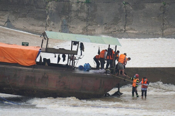 Quảng Trị: Kiểm tra dấu hiệu vi phạm của các cán bộ liên quan đến tai nạn đường thủy khiến 1 người tử vong