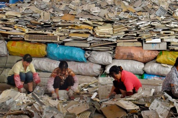 Làng nghề tái chế với chính sách trách nhiệm mở rộng của nhà sản xuất: Điều hướng làng nghề tái chế theo hướng bền vững