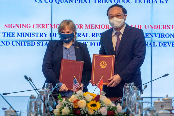 Bộ TN&MT và USAID ký kết Bản ghi nhớ hợp tác trong lĩnh vực môi trường