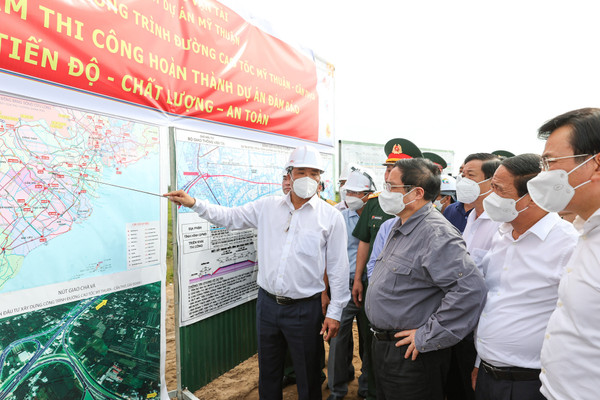 Thủ tướng kiểm tra, đôn đốc các dự án giao thông trọng điểm tại Đồng bằng sông Cửu Long