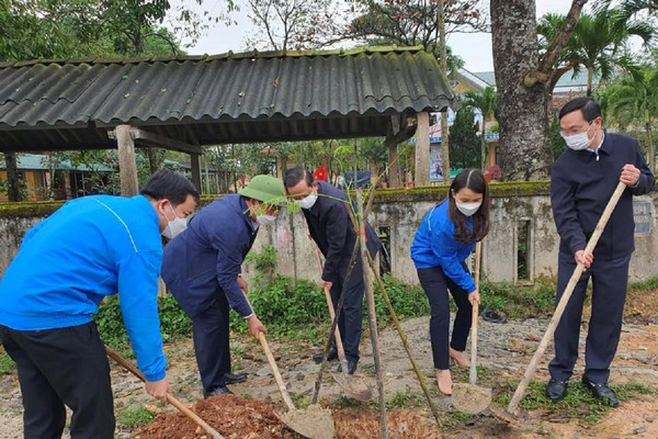Tuổi trẻ Quảng Trị trồng hàng ngàn cây xanh nhân dịp Tết trồng cây