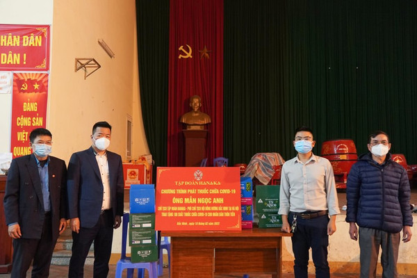 Trao 1000 suất quà hỗ trợ điều trị COVID-19 cho người dân Bắc Ninh