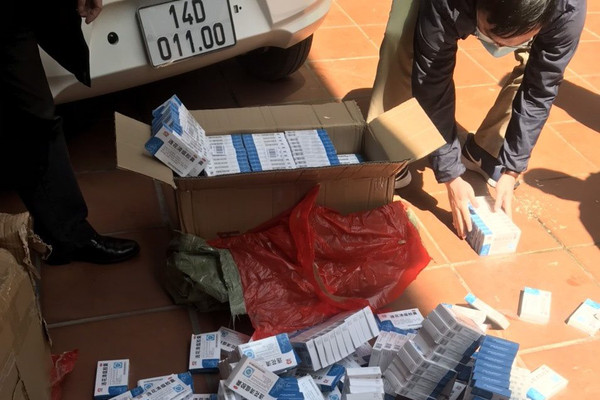 Quảng Ninh: Bắt giữ đối tượng vận chuyển 400 hộp thuốc điều trị Covid-19 nhập lậu.