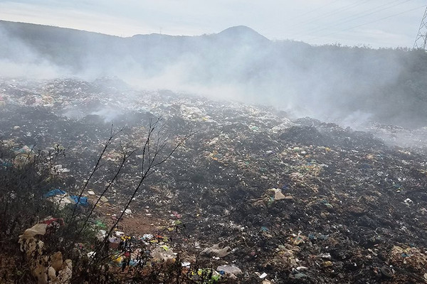 Kon Tum: Đề nghị khắc phục triệt để ô nhiễm môi trường tại bãi rác huyện Ngọc Hồi