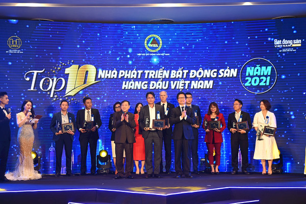 Văn Phú – Invest được Vinh danh thương hiệu bất động sản dẫn đầu Việt Nam năm 2021