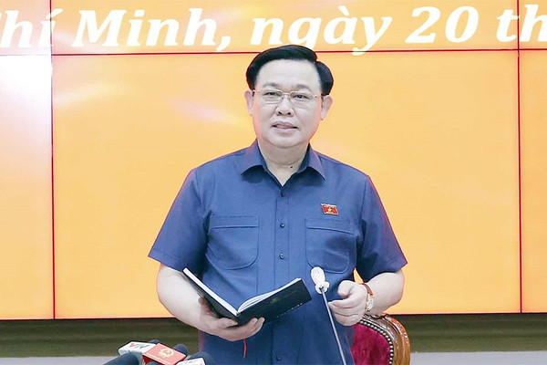 Chủ tịch Quốc hội Vương Đình Huệ làm việc với Ban Thường vụ Thành ủy TP Hồ Chí Minh