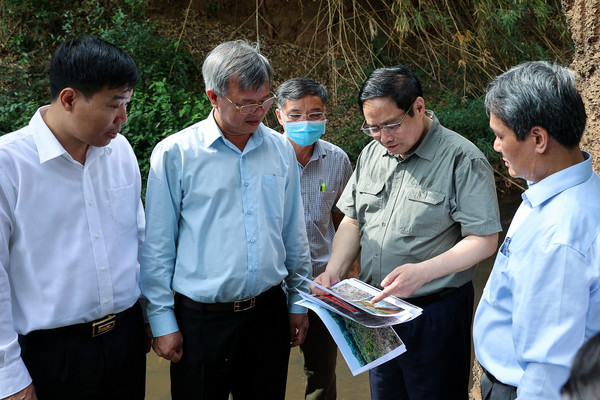 Thủ tướng khảo sát thực địa quy hoạch tuyến giao thông trọng điểm kết nối Bình Phước với Đông Nam Bộ