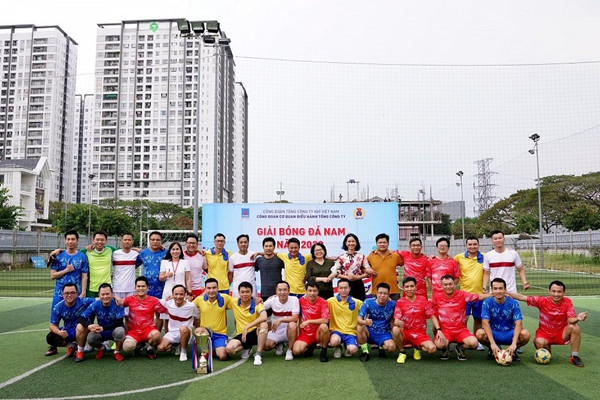 Công đoàn Cơ quan Điều hành PV GAS tổ chức thành công “Giải bóng đá nam năm 2022”