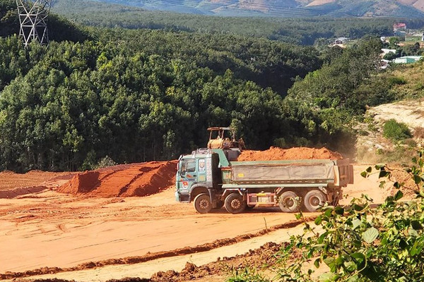 Sở TN&MT Kon Tum đề nghị huyện Ngọc Hồi xử lý tình trạng khai thác, vận chuyển khoáng sản trái phép