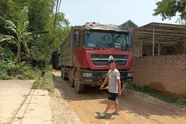 Tam Dương – Vĩnh Phúc: Giấy phép cấp “một đằng”, xe chở khoáng sản "đi một nẻo"?
