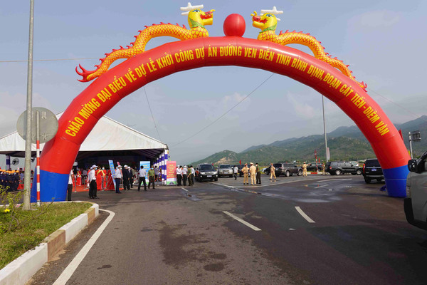 Bình Định khởi công tuyến đường 2.674 tỷ đồng chào mừng Ngày giải phóng miền Nam 