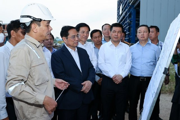 Thủ tướng khảo sát khu quy hoạch cảng lớn nhất ĐBSCL và dự án nhiệt điện Long Phú 1