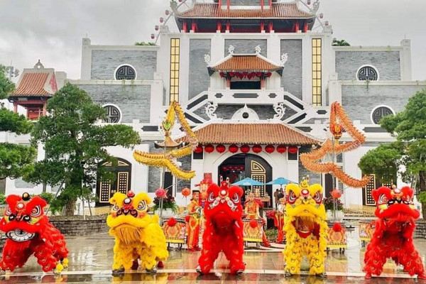 Nhiều hoạt động văn hóa, nghệ thuật đặc sắc thu hút du khách đến Đà Nẵng dịp lễ 30/4 và 1/5