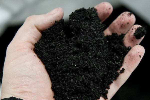 Sản xuất than sinh học giúp giảm phát thải