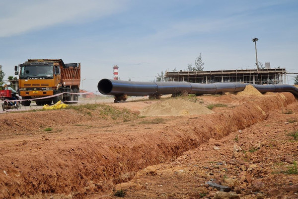 Quảng Ngãi: Nhà máy Bột- Giấy VNT19 tự ý đặt đường ống xả thải khi chưa có phép  