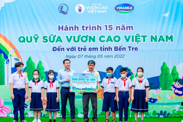 Vinamilk khởi động hành trình năm thứ 15 của Qũy sữa Vươn cao Việt Nam