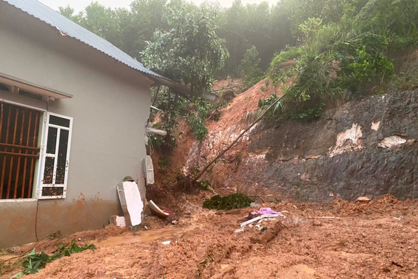 Thái Nguyên: Mưa lớn gây sạt lở đất, 3 người tử vong