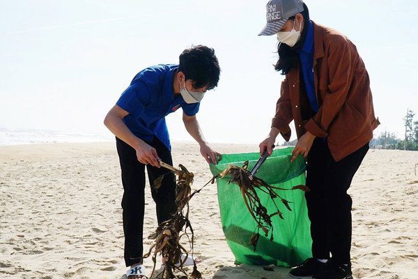 Thừa Thiên - Huế: “Xóa” rác thải nhựa vùng biển