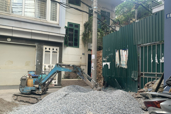 Tây Hồ - Hà Nội: Xử lý nhanh chóng tụ điểm tập kết vật liệu xây dựng trong khu dân cư