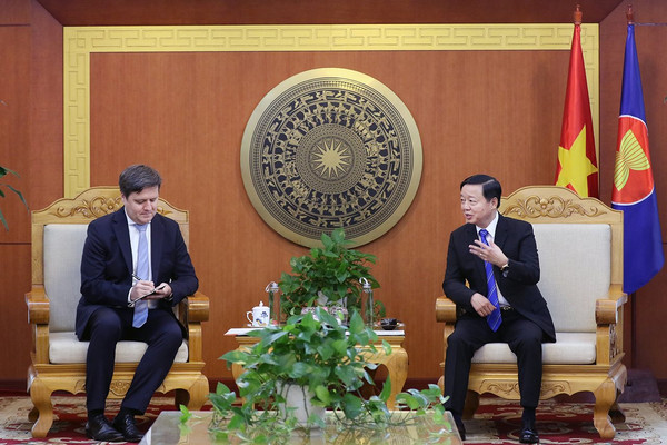 Bộ trưởng Trần Hồng Hà tiếp Đại sứ Đặc mệnh toàn quyền nước Cộng hòa Ba Lan tại Việt Nam