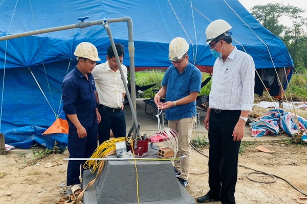 Thực hiện dự án Dự án bảo vệ nước dưới đất đô thị Long Xuyên