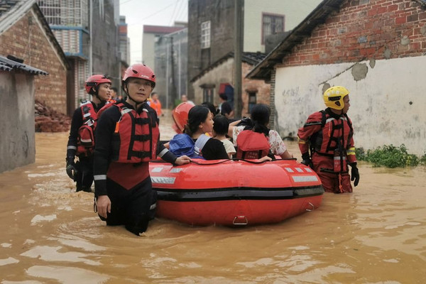 487 con sông ở Trung Quốc có mực nước vượt quá mức cảnh báo lũ