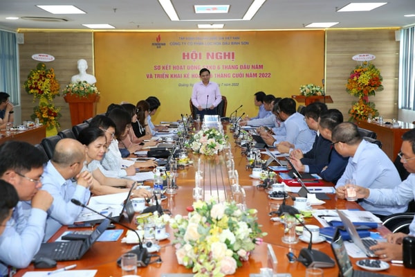 Đoàn công tác PVN làm việc tại BSR