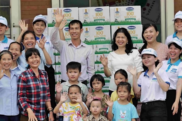 Vinamilk và Quỹ sữa Vươn cao Việt Nam tổ chức nhiều hoạt động nhân dịp 15 năm thành lập