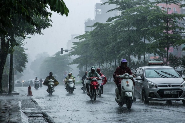 Ngày 4/8, chiều tối 3 miền có mưa dông