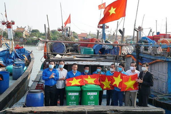 Thừa Thiên - Huế: Nhiều mô hình giảm rác thải nhựa tại vùng biển
