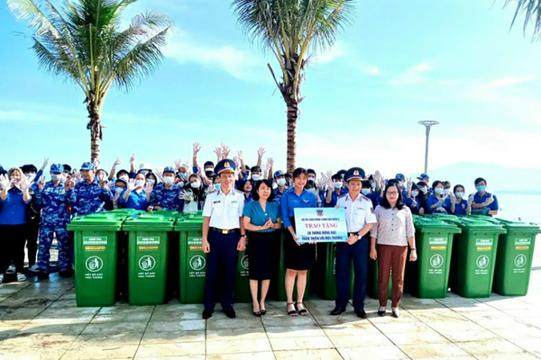 Bộ Tư lệnh Vùng Cảnh sát biển 2 phát động chương trình “Chung tay làm sạch môi trường biển”