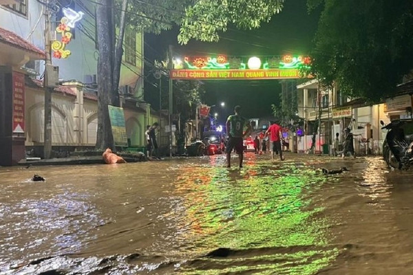 Nghệ An: Mưa lớn tạo ra lũ ống gây thiệt hại nặng ở huyện biên giới Kỳ Sơn
