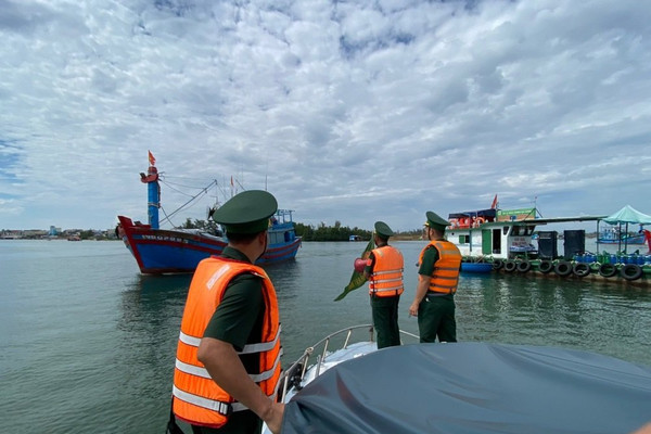 Quảng Ngãi: Kêu gọi tàu thuyền, sẵn sàng di dời dân ứng phó bão Noru
