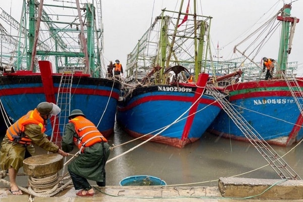 Lập Ban chỉ đạo tiền phương ứng phó với bão số 4
