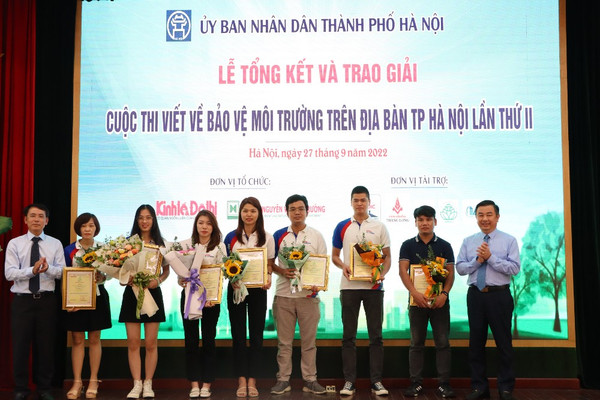 16 tác phẩm đạt giải Cuộc thi viết về Bảo vệ Môi trường trên địa bàn thành phố Hà Nội lần thứ II