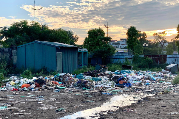 Hà Nội: Nỗi ám ảnh về rác thải mỗi ngày tại các chợ đầu mối