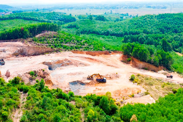 Quảng Ngãi: Mỏ đất Dông Cây Dừa lộ nhiều sai phạm