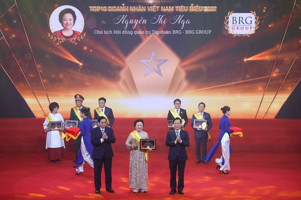 Chủ tịch Tập đoàn BRG  được vinh danh "Top 10 Doanh nhân tiêu biểu nhất Việt Nam năm 2022”