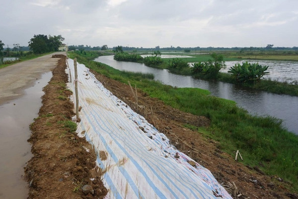 Thanh Hóa: Công bố tình huống khẩn cấp sự cố sụt lún đê sông Mã