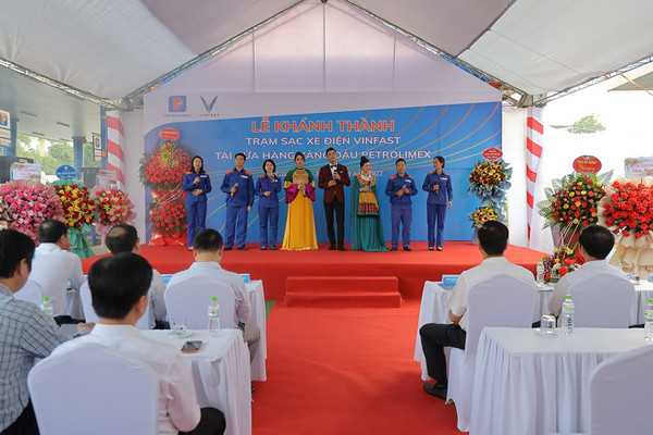 Petrolimex khánh thành trạm sạc xe điện Vinfast đầu tiên tại tỉnh Hà Giang