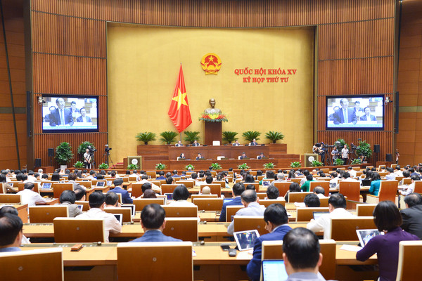 Quốc hội chất vấn Bộ trưởng Bộ TT&TT Nguyễn Mạnh Hùng