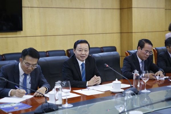 Bộ trưởng Trần Hồng Hà làm việc với Đại sứ Liên minh Châu Âu (EU) tại Việt Nam trước thềm Hội nghị COP27