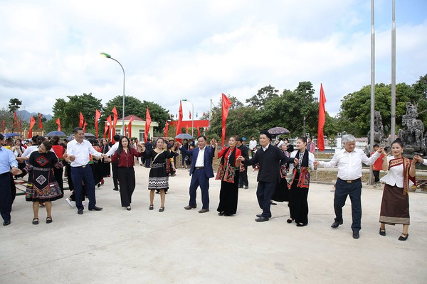 Trung ương MTTQ Việt Nam hỗ trợ xây dựng 40 nhà Đại đoàn kết tại Sơn La