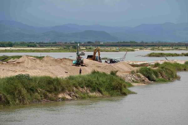 Phú Yên đề ra giải pháp thực hiện chiến lược địa chất, khoáng sản và công nghiệp khai khoáng 