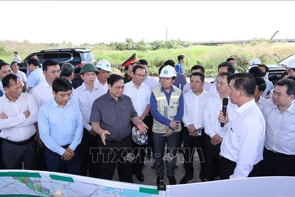 Thủ tướng Phạm Minh Chính khảo sát các dự án phát triển hạ tầng tại TP Hồ Chí Minh